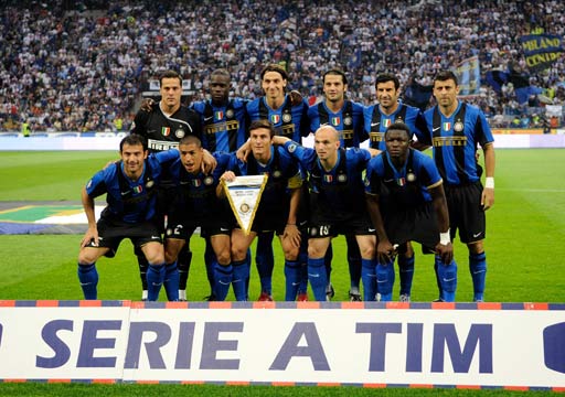 亚冠生死博弈！布里兰主场怒怼江原FC，8球神锋剑指出线（亚冠生死战！布里兰主场死磕江原FC，8球锋霸直指出线）