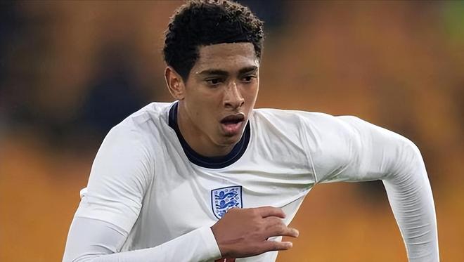 巴尔吉闪耀维拉马林，精彩进球与助攻助巴萨逆转贝蒂斯