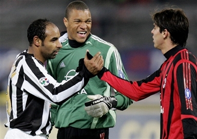 齐达内：小球员要先感受到足球的乐趣，再考虑职业发展问题（齐达内：先让孩子爱上足球，再谈职业道路）