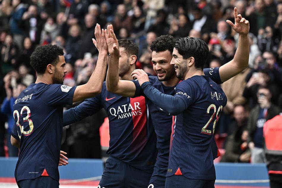 记者：于汉超正在参加B级教练培训班，下赛季将担任申花助教（记者曝于汉超报名B级教练班，下季将担任申花助教）