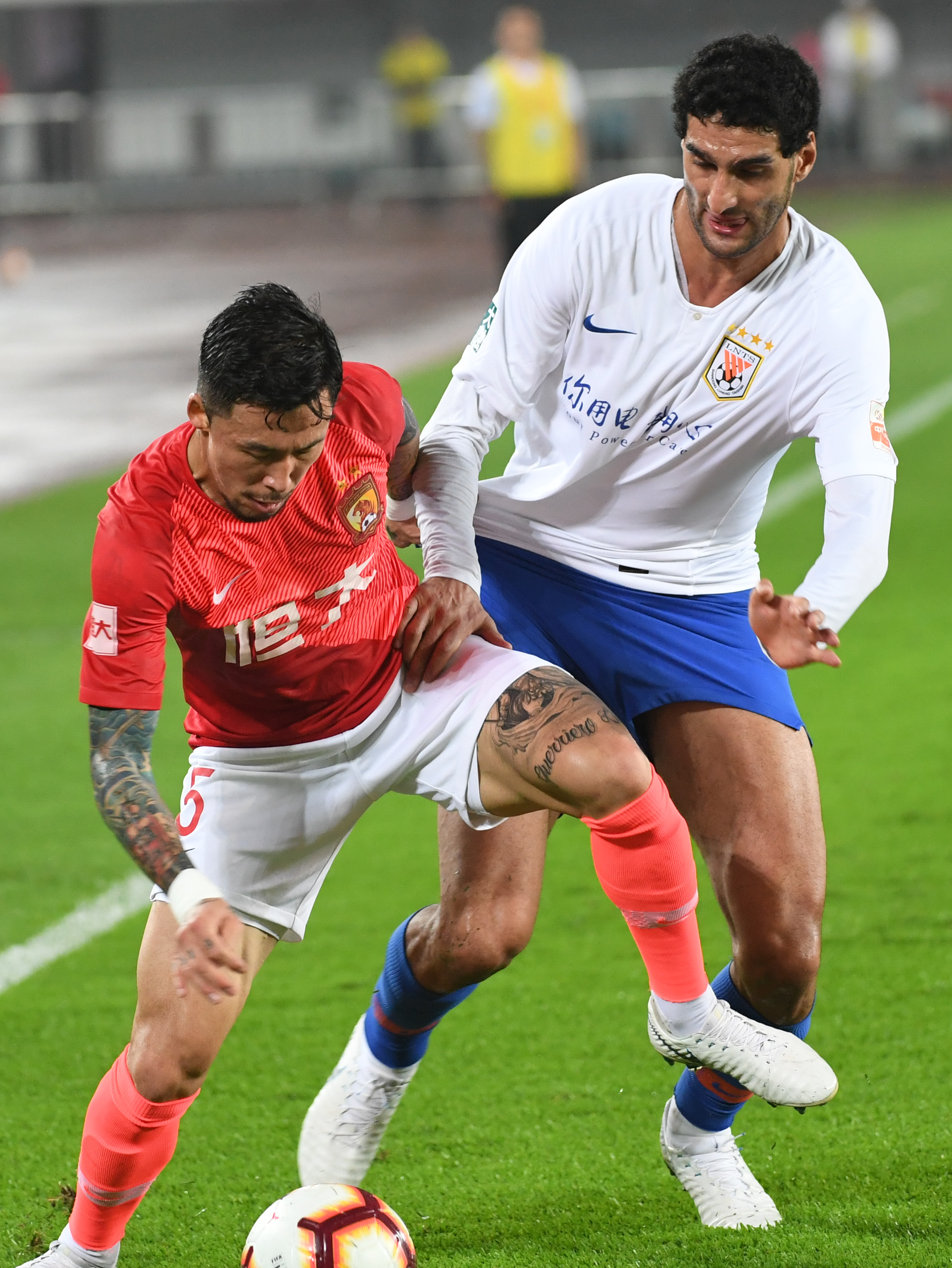 里尔年轻中场布阿迪被多家豪门关注，转会呼声高，期待其未来成为新星。