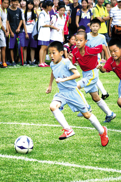 缺兵少将的上海海港，是中超唯一没有输给柔佛新山的球队（人手短缺仍不败，上海海港成中超唯一未输柔佛新山的球队）